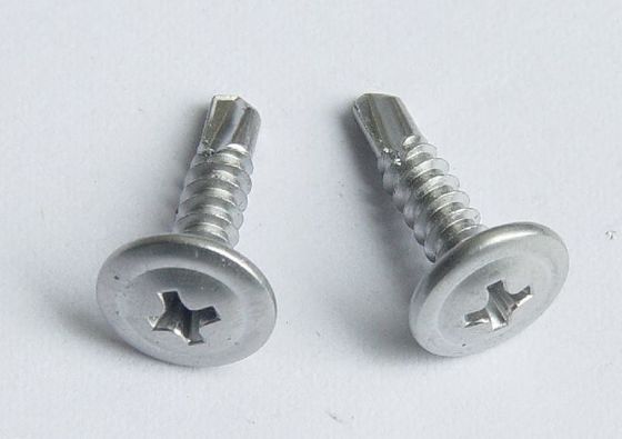 스테인레스 스틸 크로스 라운드 헤드 Huasi 쿠션과 함께 큰 평면 머리 드릴 꼬리 M4.2